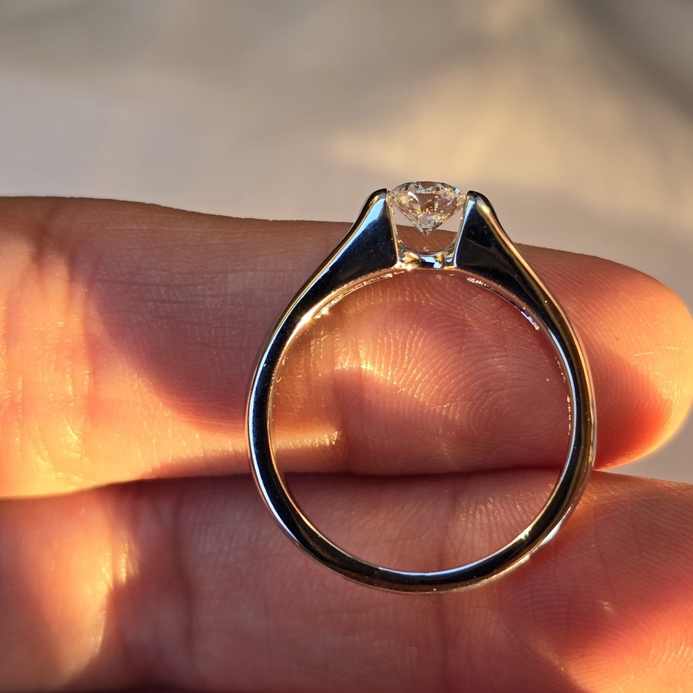 14k Solid White Gold Diamond Ring - image 5